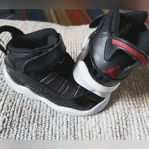 Nike Air Jordan- 6 Rings Toddler size 8